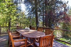 Outdoor dining - Incline Lakeside Haven (Incline Village)