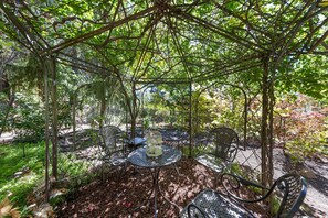 Outdoor dining - Incline Lakeside Haven (Incline Village)