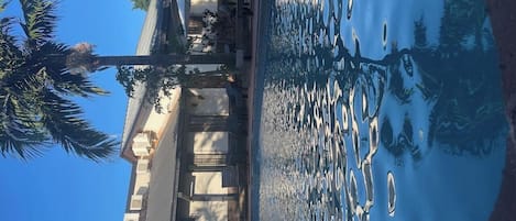 泳池