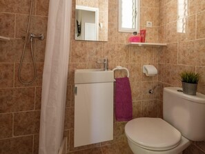 House | Bathroom - Tropical Bungalow With Terrace (El Vendrell)