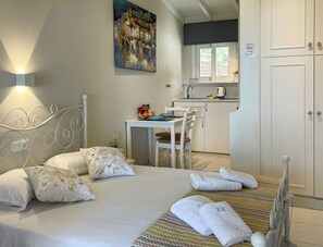 1 bedroom, travel cot, free WiFi, bed sheets
