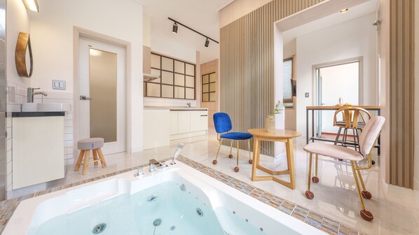 Phòng cơ bản, 1 phòng ngủ (Room 302) | 1 phòng ngủ, truy cập Internet không dây miễn phí