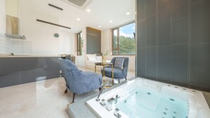 Basic Room, 1 Bedroom (Room 401) | 1 bedroom, free WiFi - Gangneung Cresostay Pension (Gangneung)