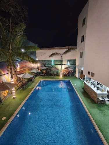 HOTEL PLAZA ELITE