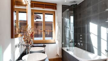 Apartment | Bathroom