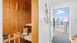Interior - Biscaya - Sauna, Shower, 360° Panoramic Rooftop Terrace, Floating House (Olpenitz)