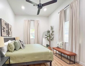 1 dormitorio, escritorio, wifi gratis y ropa de cama