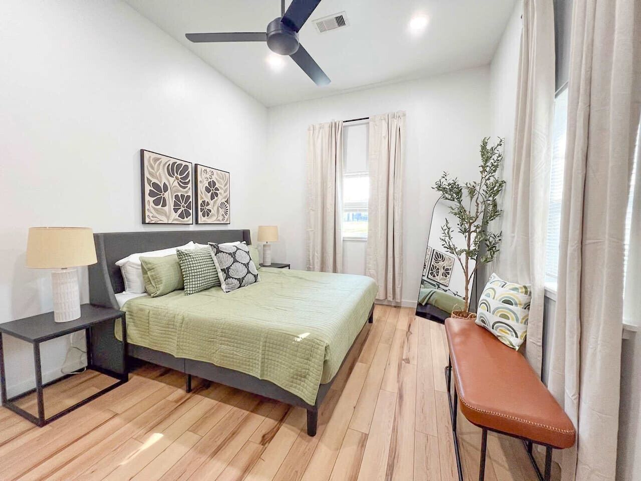 1 bedroom, desk, free WiFi, bed sheets