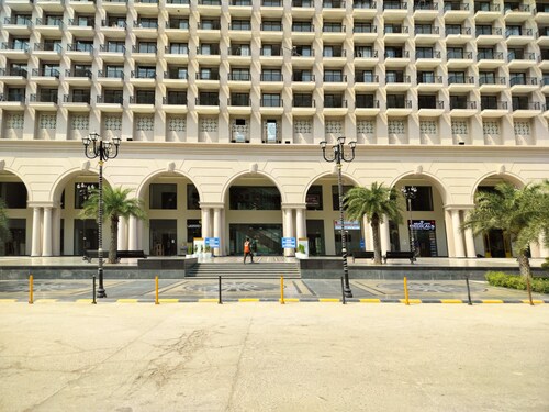 Dahlias : A perfect studio with every facility