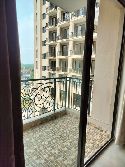 Dahlias : A perfect studio with every facility