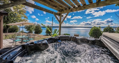 Waterfront Cottage - Incredible View and Hot Tub