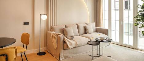 55-英寸智能电视(配备数码频道)