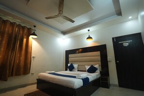 Deluxe Room - Hotel Kohinoor (New Delhi)