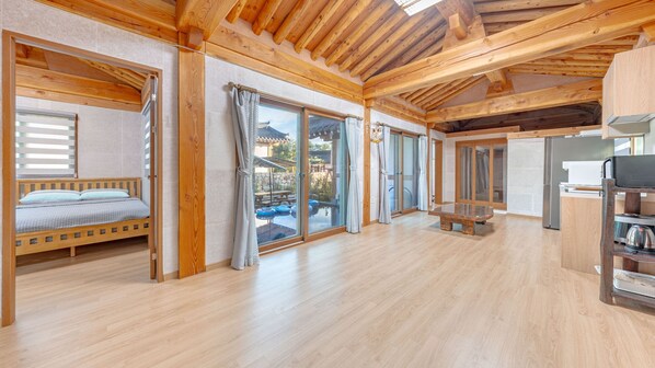 Basic Room, 2 Bedrooms (1Dong Geumobong) | 1 bedroom, free WiFi - Gyeongju Adamwon Hanok Dokchae Pension (Gyeongju)