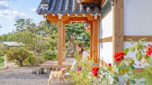 Exterior - Gyeongju Adamwon Hanok Dokchae Pension (Gyeongju)