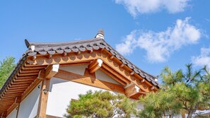 Exterior - Gyeongju Adamwon Hanok Dokchae Pension (Gyeongju)