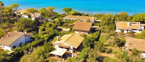 Family House, Multiple Bedrooms, Sea Facing (Villino Saline) | Exterior