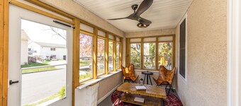 Comfortable and quiet 3-bedroom-walk to downtown