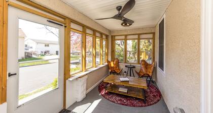 Comfortable and quiet 3-bedroom-walk to downtown
