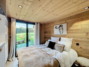 4 bedrooms, free WiFi