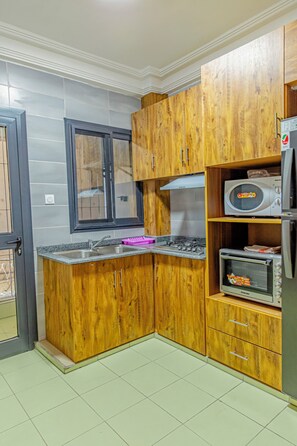 Leilighet – superior | Eget kjøkken | Kjøleskap, mikrobølgeovn, kokeplater og kjøkkenutstyr