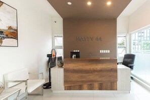 Departamento, 3 habitaciones, balcón | Lobby