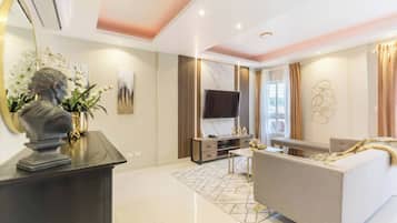 Apartment, 3 Bedrooms, Balcony | Living area