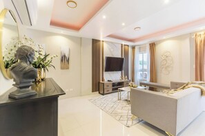 Apartment, 3 Bedrooms, Balcony | Living area