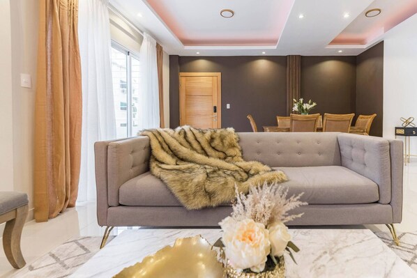 Apartment, 3 Bedrooms, Balcony | Living room