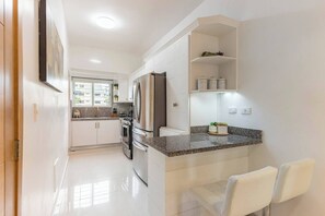 Apartment, 3 Bedrooms, Balcony | Private kitchen