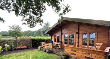 A Cosy, pet-friendly, Rural Cabin with far reaching views over the countryside