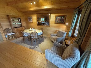 Dining - A Cosy, pet-friendly, Rural Cabin with far reaching views over the countryside (Droitwich)