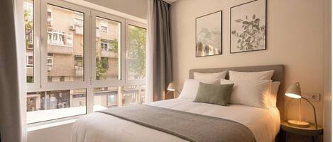 Comfort Studio with Sofa Bed | Desk, laptop workspace, iron/ironing board, WiFi (free)
