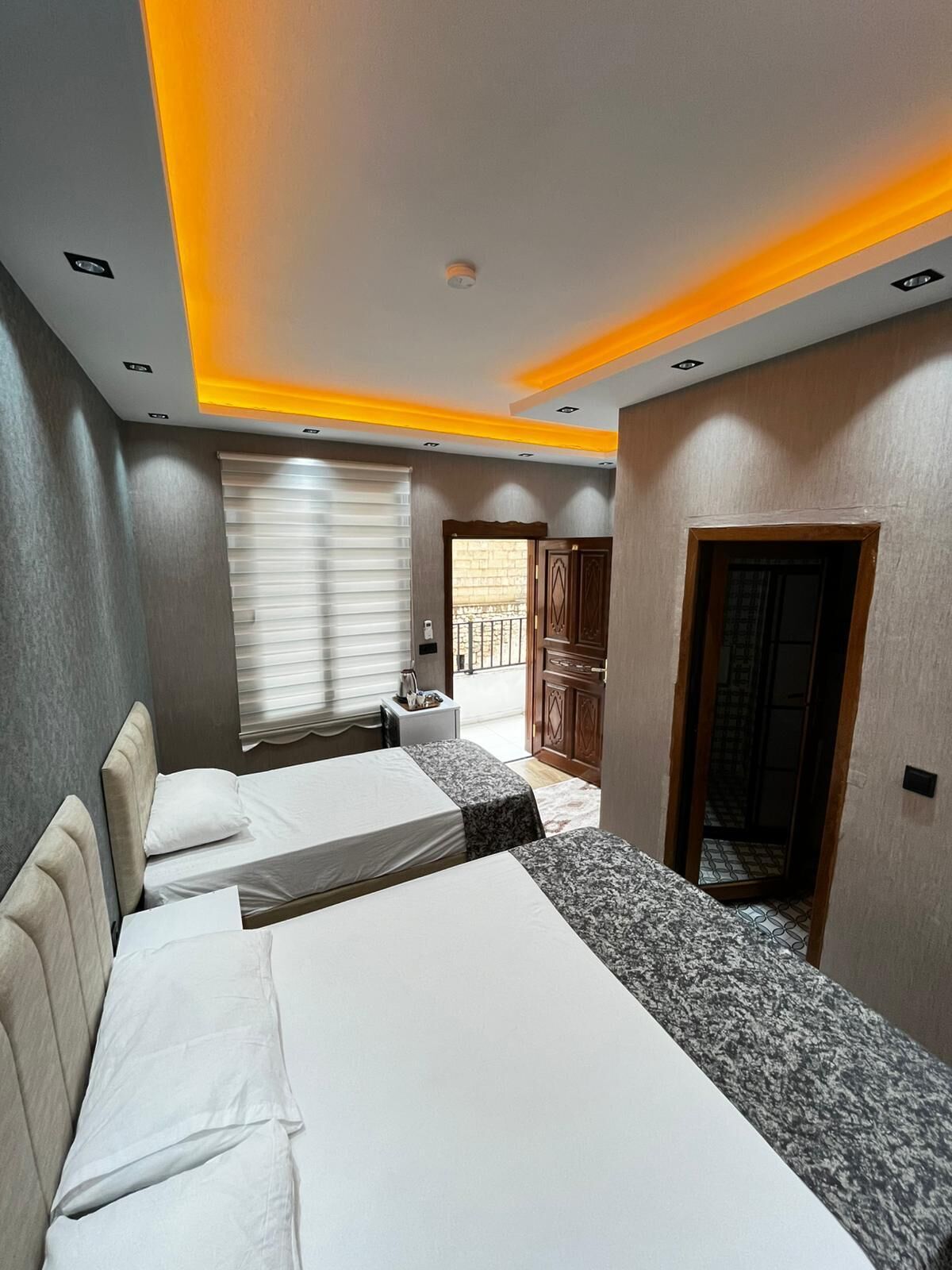 Desk, blackout drapes, free WiFi, wheelchair access