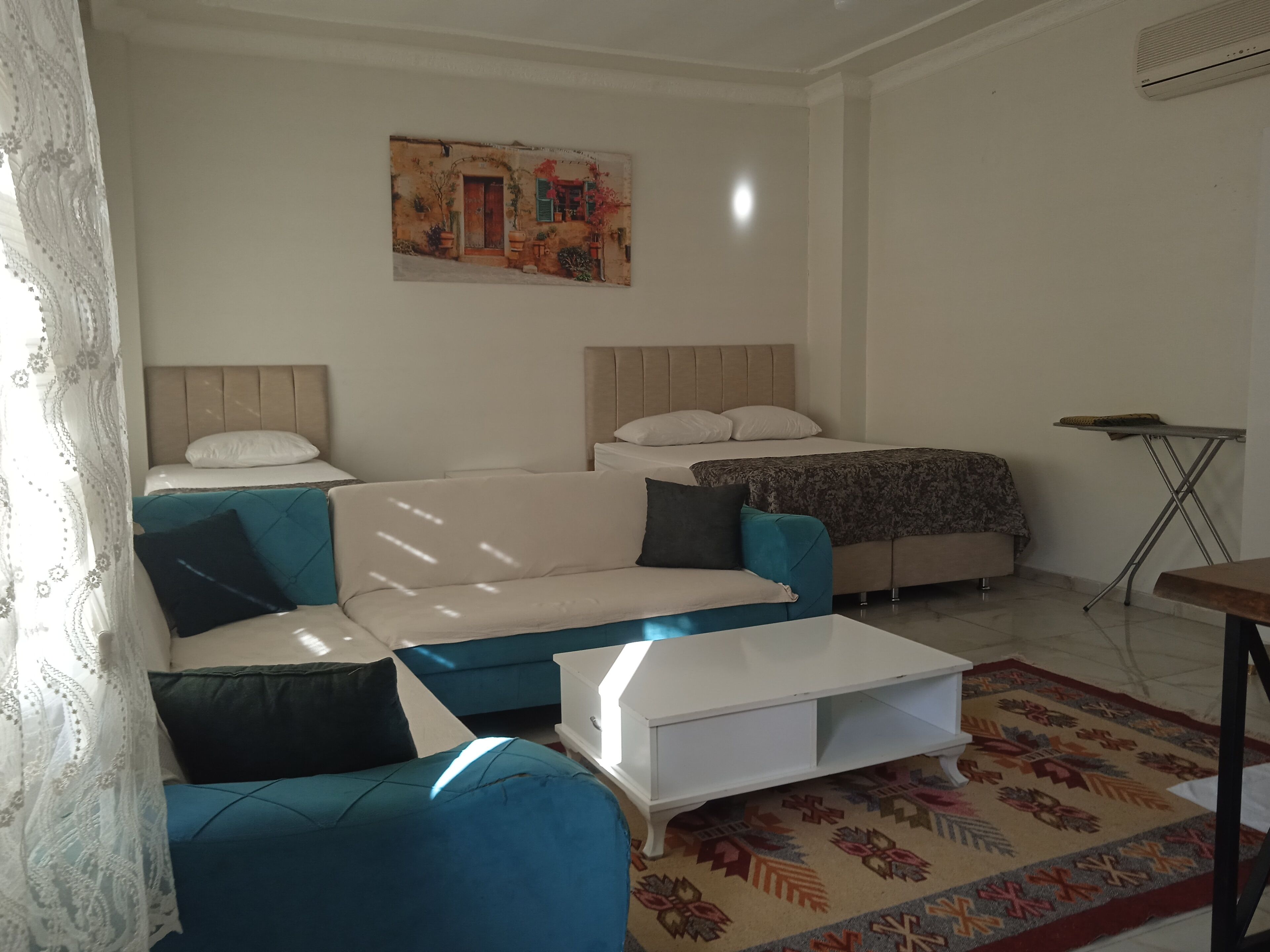 Business Triple Room | Desk, blackout curtains, free WiFi, wheelchair access