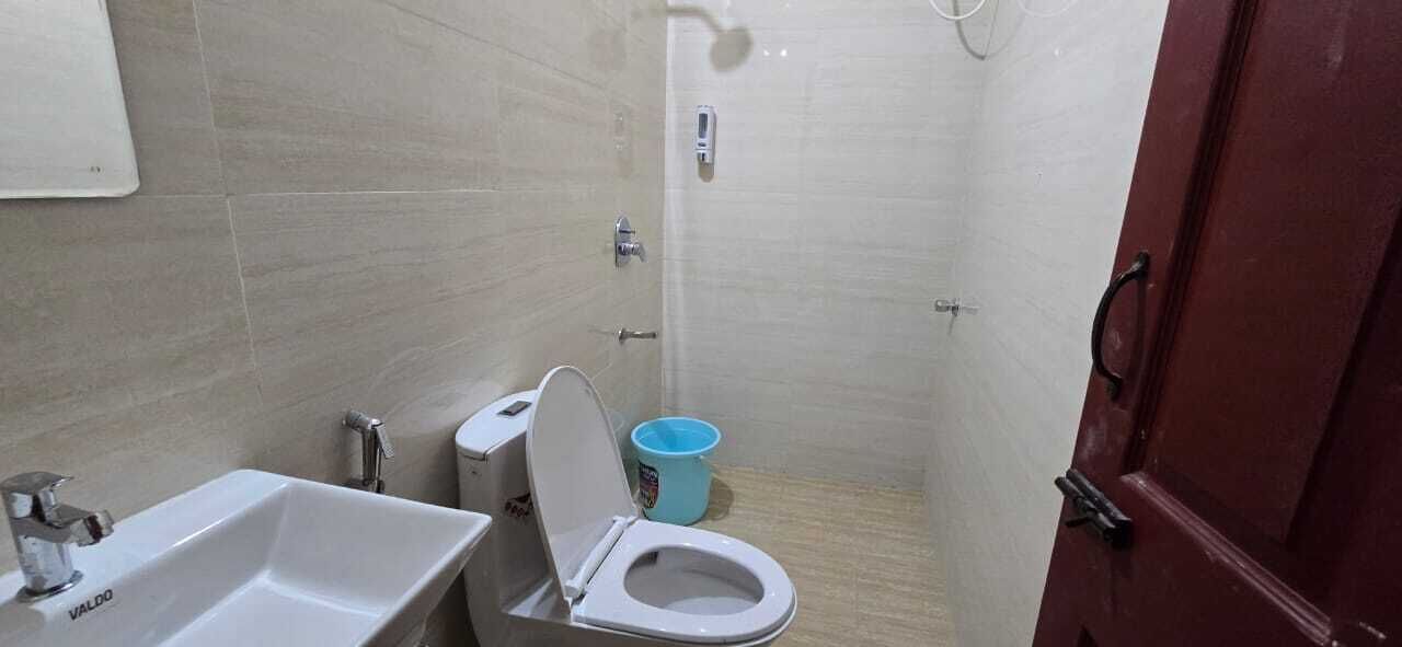 Apartemen Comfort, pemandangan kota | Kamar mandi | Perlengkapan mandi gratis, handuk, sabun, dan sampo