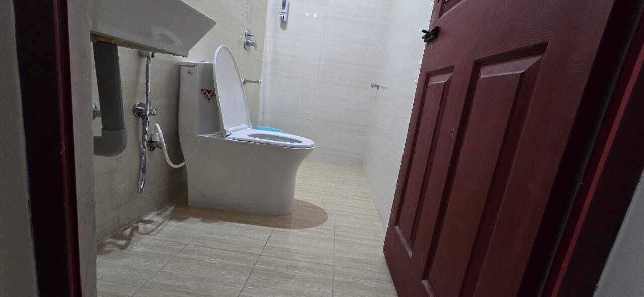 Familie appartement, uitzicht op stad | Badkamer | Gratis toiletartikelen, handdoeken, zeep, shampoo