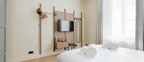 9 bedrooms, in-room safe, iron/ironing board, travel crib