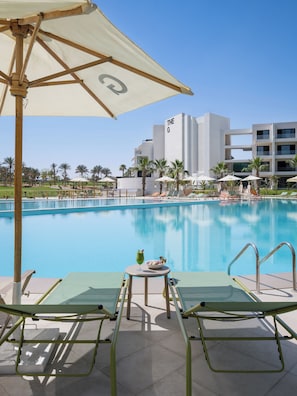 2 outdoor pools - The G Einbay Golf Resort (Ataqah)