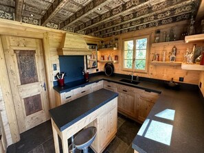Chalet | Private kitchen - Cosy Chalet With Balcony/terrace (Saanen)
