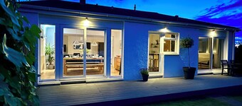 Lovely house & garden, short walk to town & beach