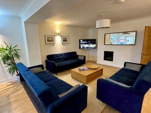 Smart TV, fireplace - Lovely house & garden, short walk to town & beach (St Andrews)