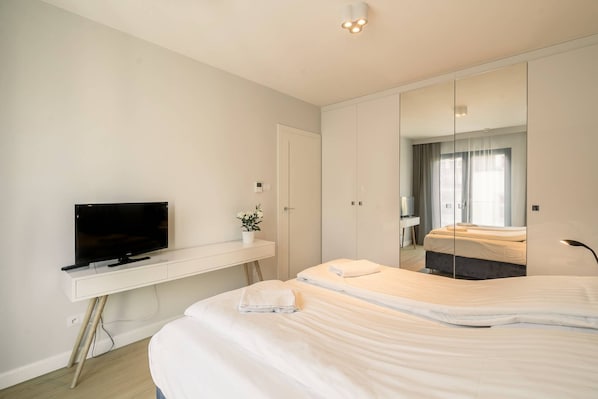 Classic Apartment | 1 bedroom, iron/ironing board, free WiFi - Wave Superior Na Fali byGrand Apartments (Sopot)