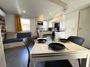 Dining - Mobile-home Camping Le Marisol - Torreilles-plage (Torreilles)