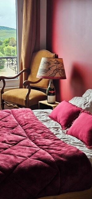 3 bedrooms, bed sheets