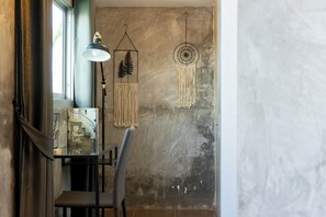 Studio, 2 Single Beds (Elevator Available) | Desk, free WiFi, bed sheets - Nature Boutique Residence (Bangkok)