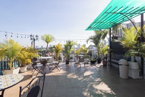 Superior Twin Room, City View (Elevator Available) | Balcony view - Nature Boutique Residence (Bangkok)