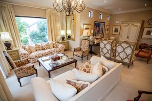 30-cm flat-screen TV with satellite channels, heated floors - Kilima Franschhoek (Franschhoek)