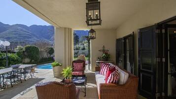 Romena Suite Double deluxe room | Terraza o patio