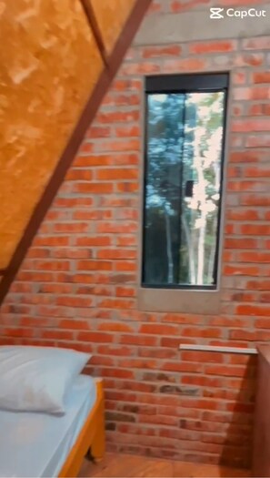 2 bedrooms, iron/ironing board, bed sheets